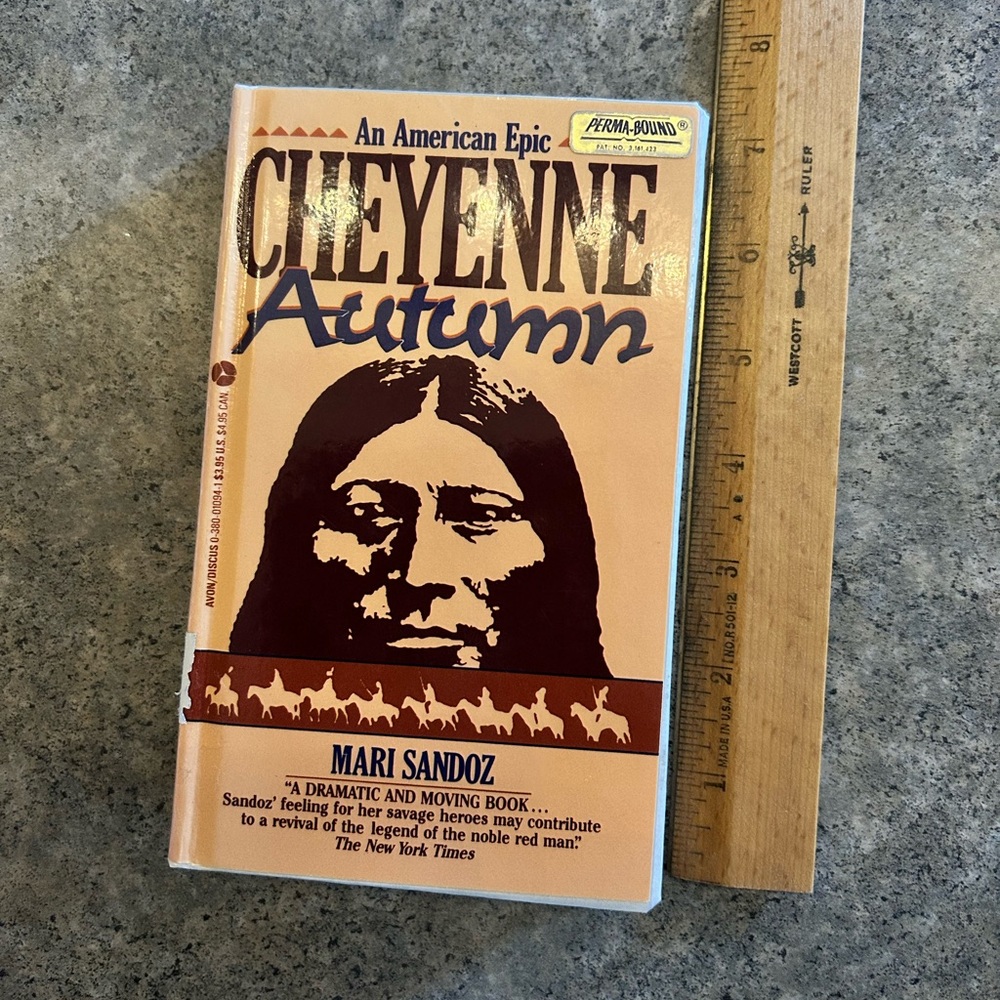 📕 Vintage Cheyenne Autumn [Mari Sandoz], Western Decor Book